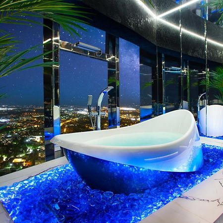 30Th+ Floor Apartments In Sky Tower فروتسواف المظهر الخارجي الصورة